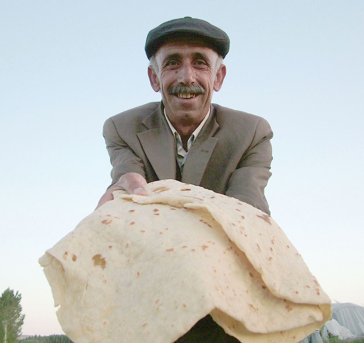 Ahlat\'ta Tarım İşçilerinin Zorlu Yaşamları