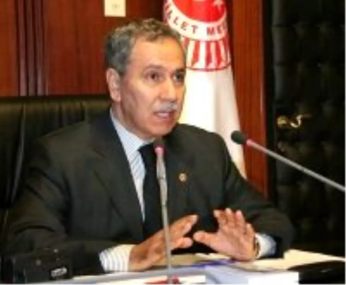 Arınç Makamını Boşalttı