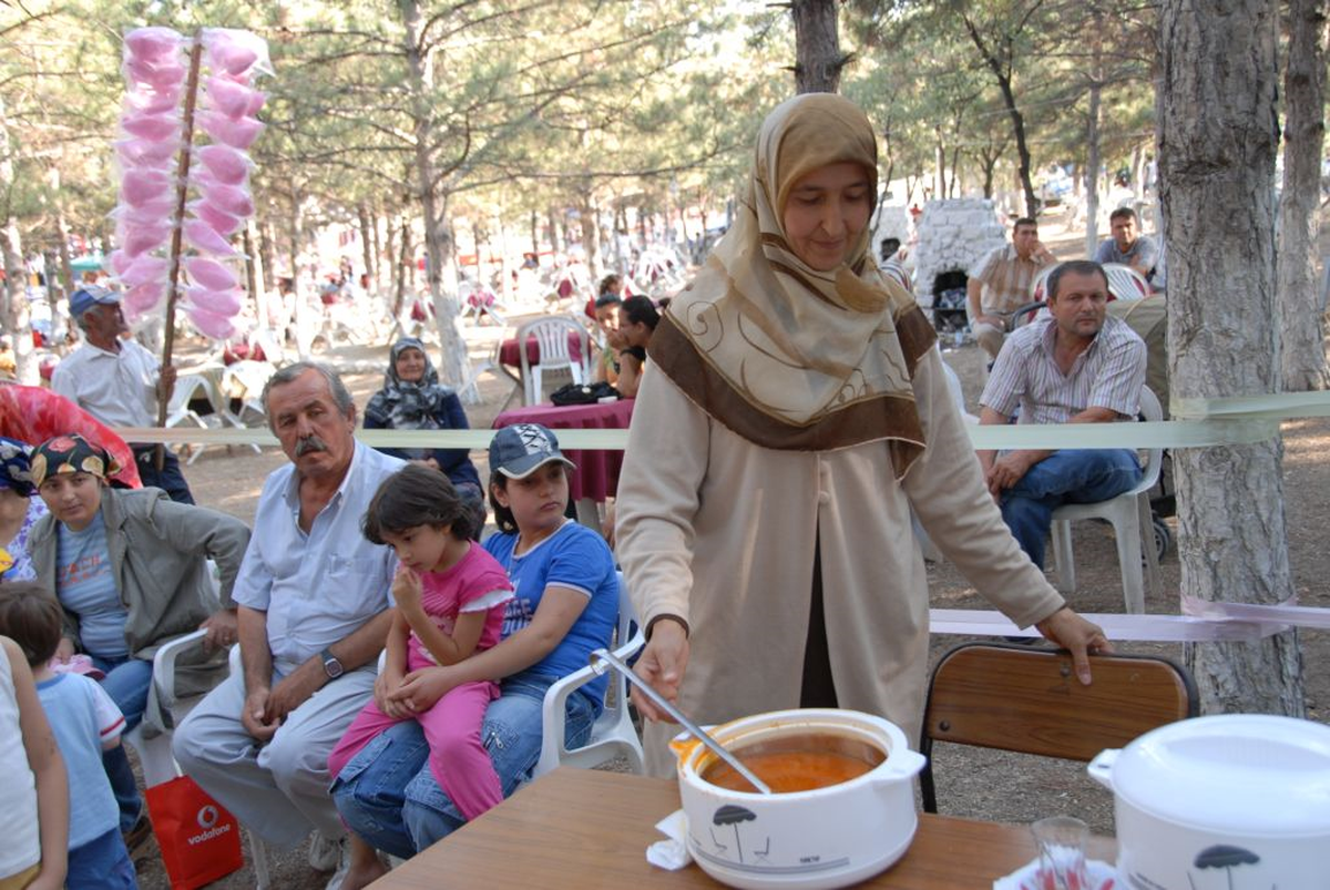 Gediz'de 'En Lezzetli Tarhana Pişirme Yarışması'