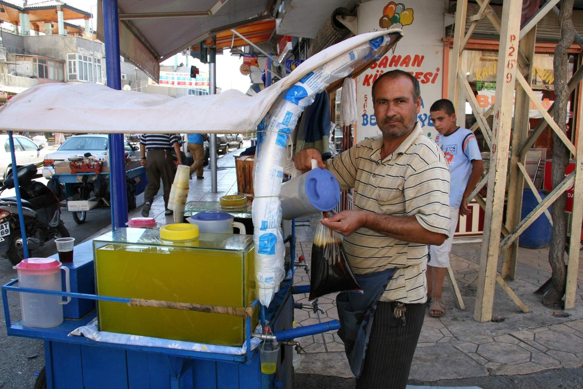 Kilis'te Sıcak Havalar Meyan Kolaya İlgiyi Artırdı