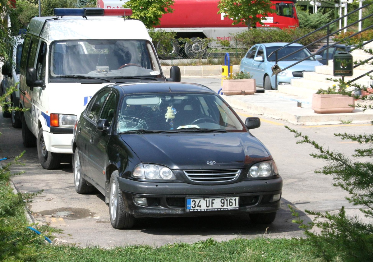 Otomobiliyle Çarptığı 2 Kişinin Yaralanmasına Sebep Olan Nuray Hafiftaş Serbest Bırakıldı