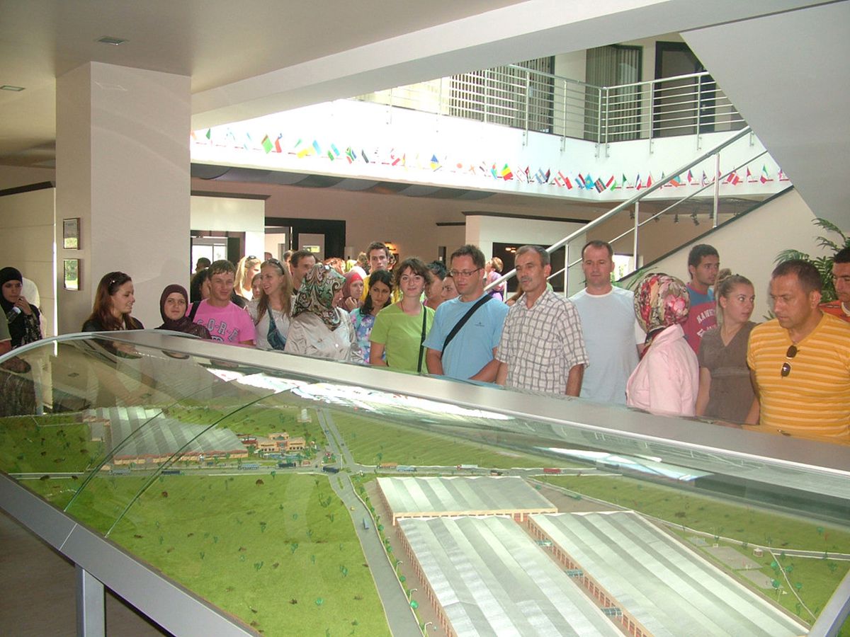 Bosnalı Öğrenciler İnegöl'de