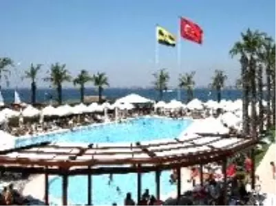 Fenerbahce Faruk Ilgaz Tesisleri Ne Iki Dev Bayrak Diregi Dikildi Son Dakika Spor