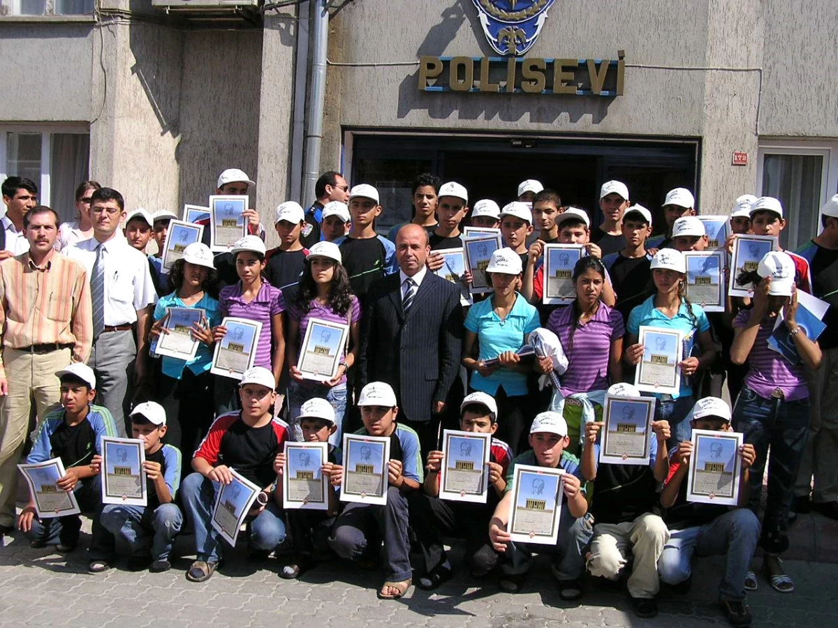 Malatya\'da Sokakta Çalışan Çocuklar Ankara Ziyaretinden Döndü