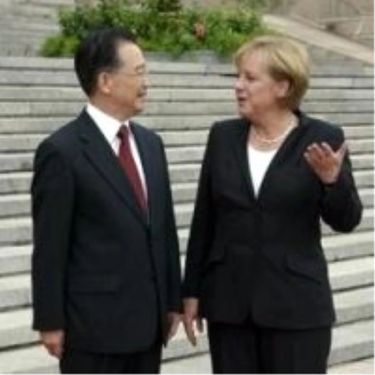 Merkel\'in Asya Çıkarması