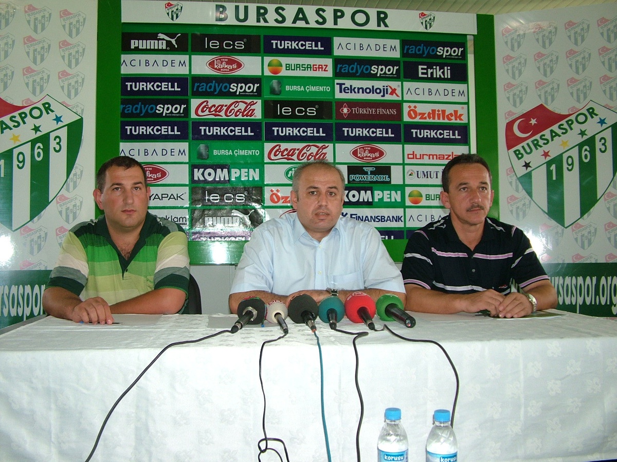 Bursaspor'da Yönetim Krizi Sürüyor