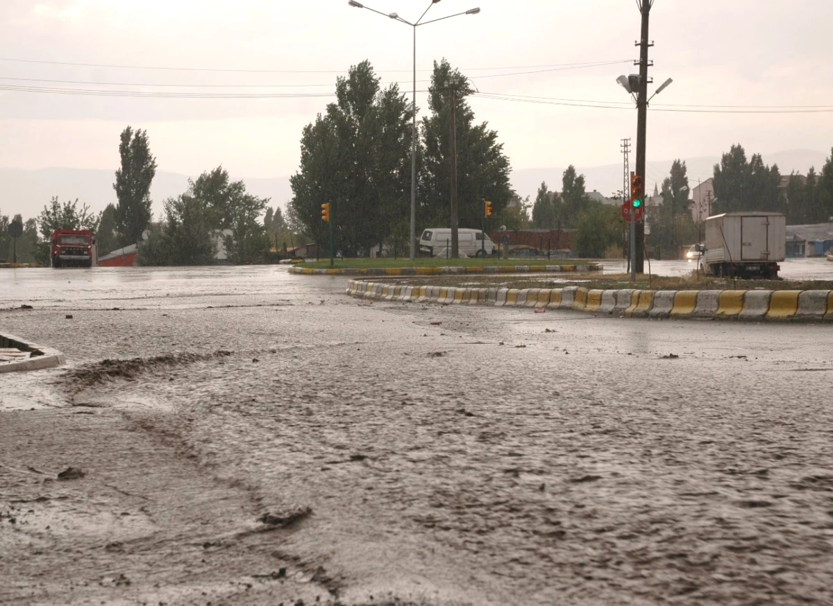Erzurum\'da Yağmur Yağışı