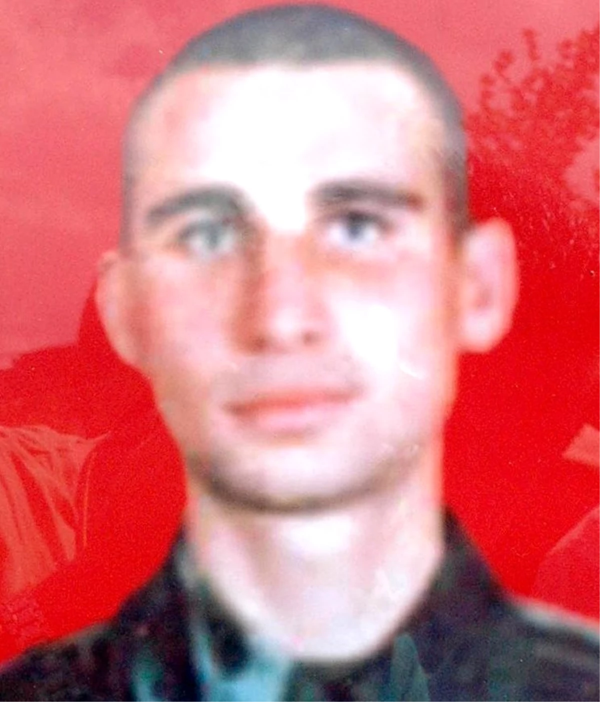 Hakkari\'de Arkadaşının Yanlışlıkla Vurduğu Şehit Er Toprağa Verildi