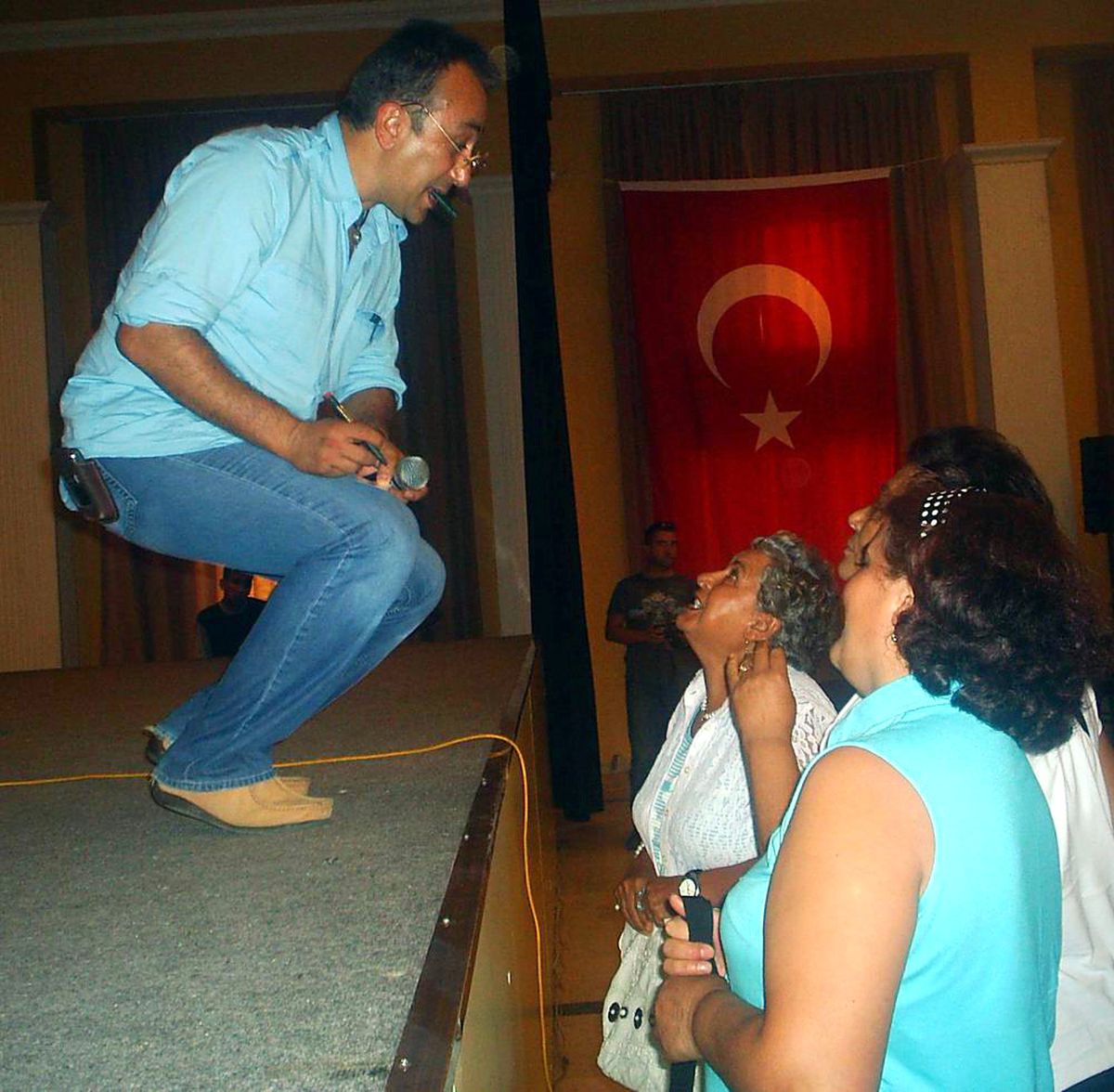 Usta Televizyoncu Ayvalık'ta Kırdı Geçirdi