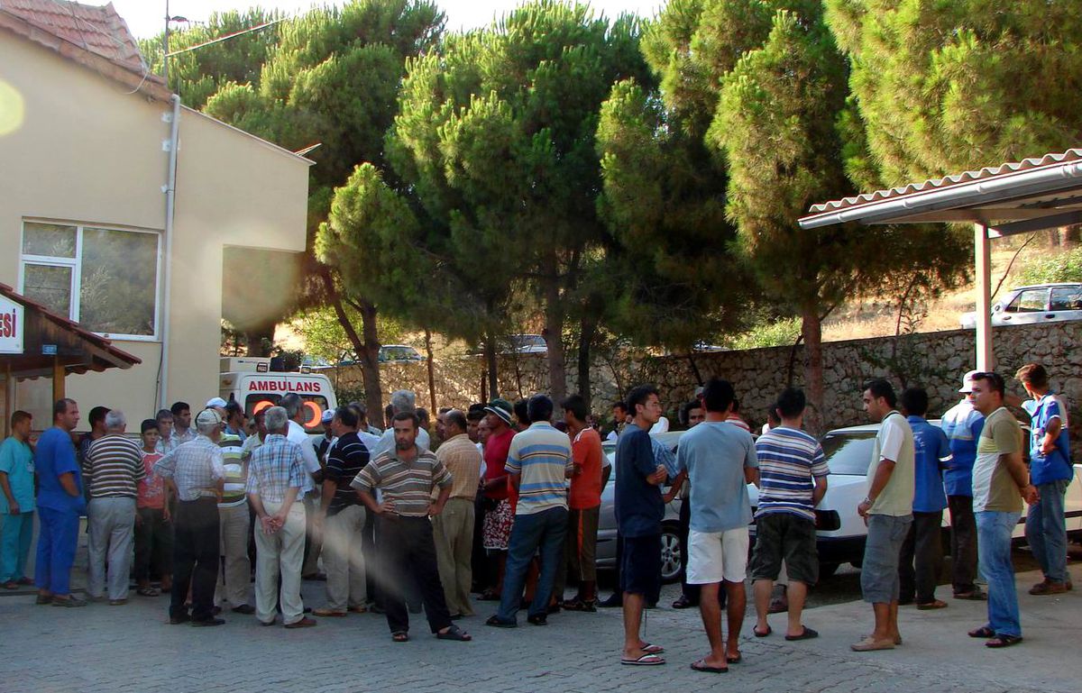 Serinlemek İçin Denize Giren Baba ve Oğlu Boğularak Öldü
