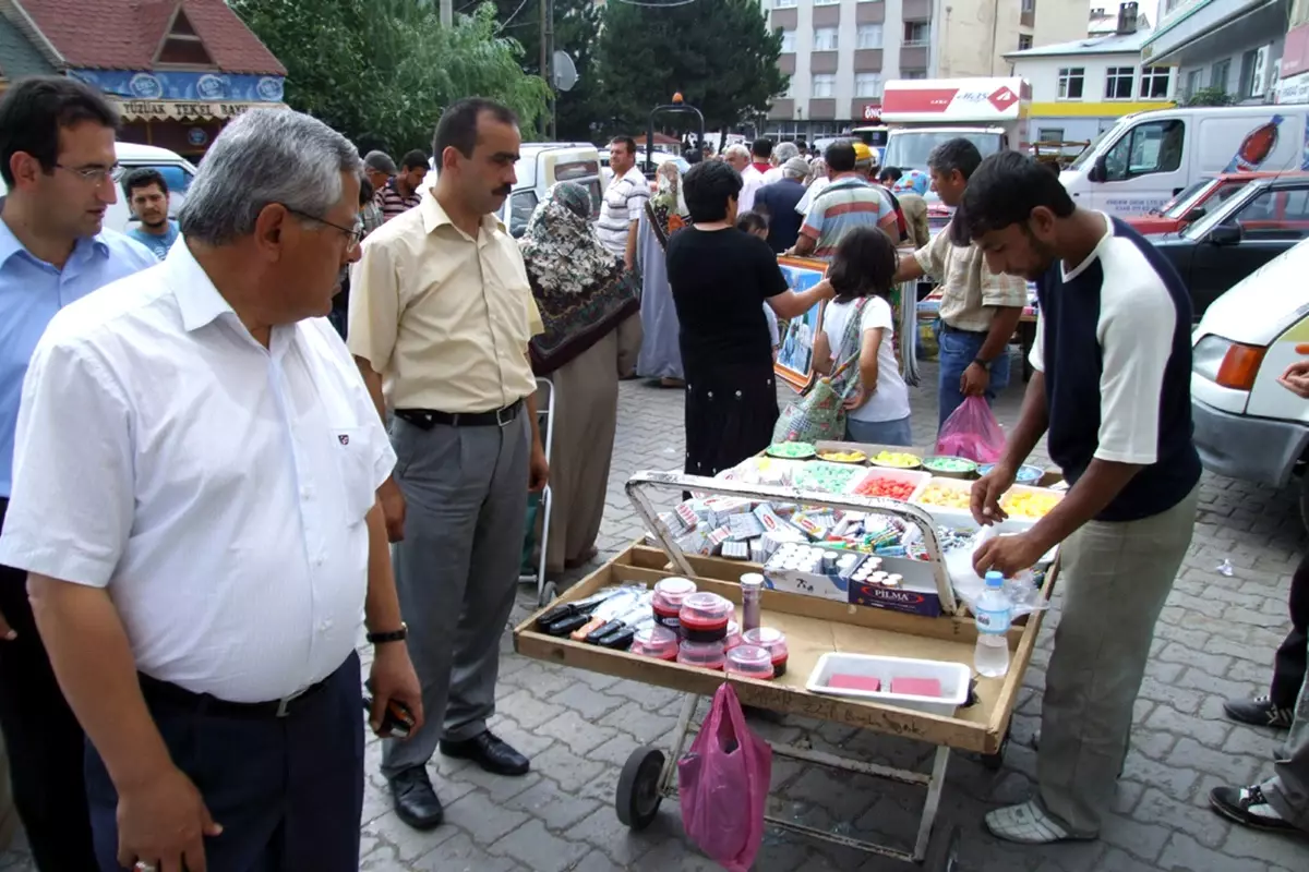 Suşehri Belediye Başkanı Pazar Esnafının Sorunlarını Dinledi