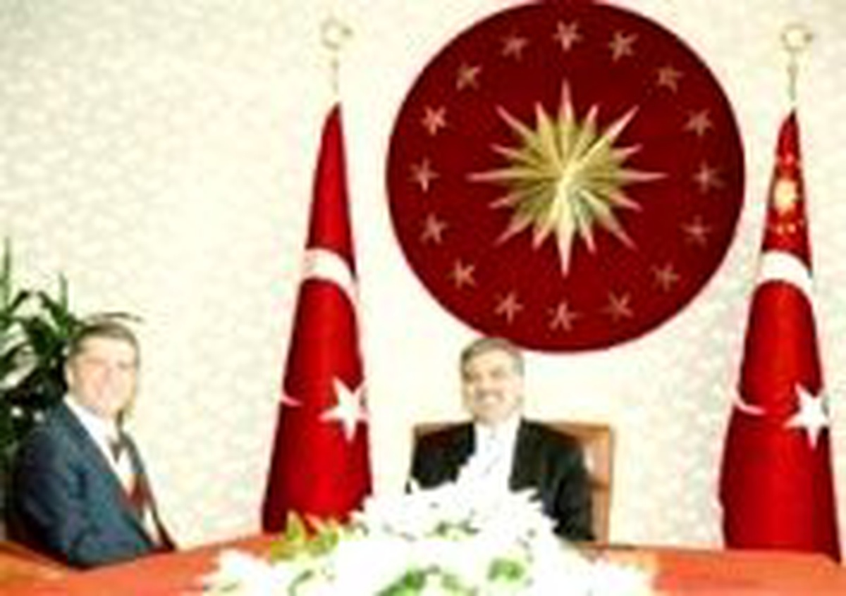 Gül, Mitingcileri de Çağırmış