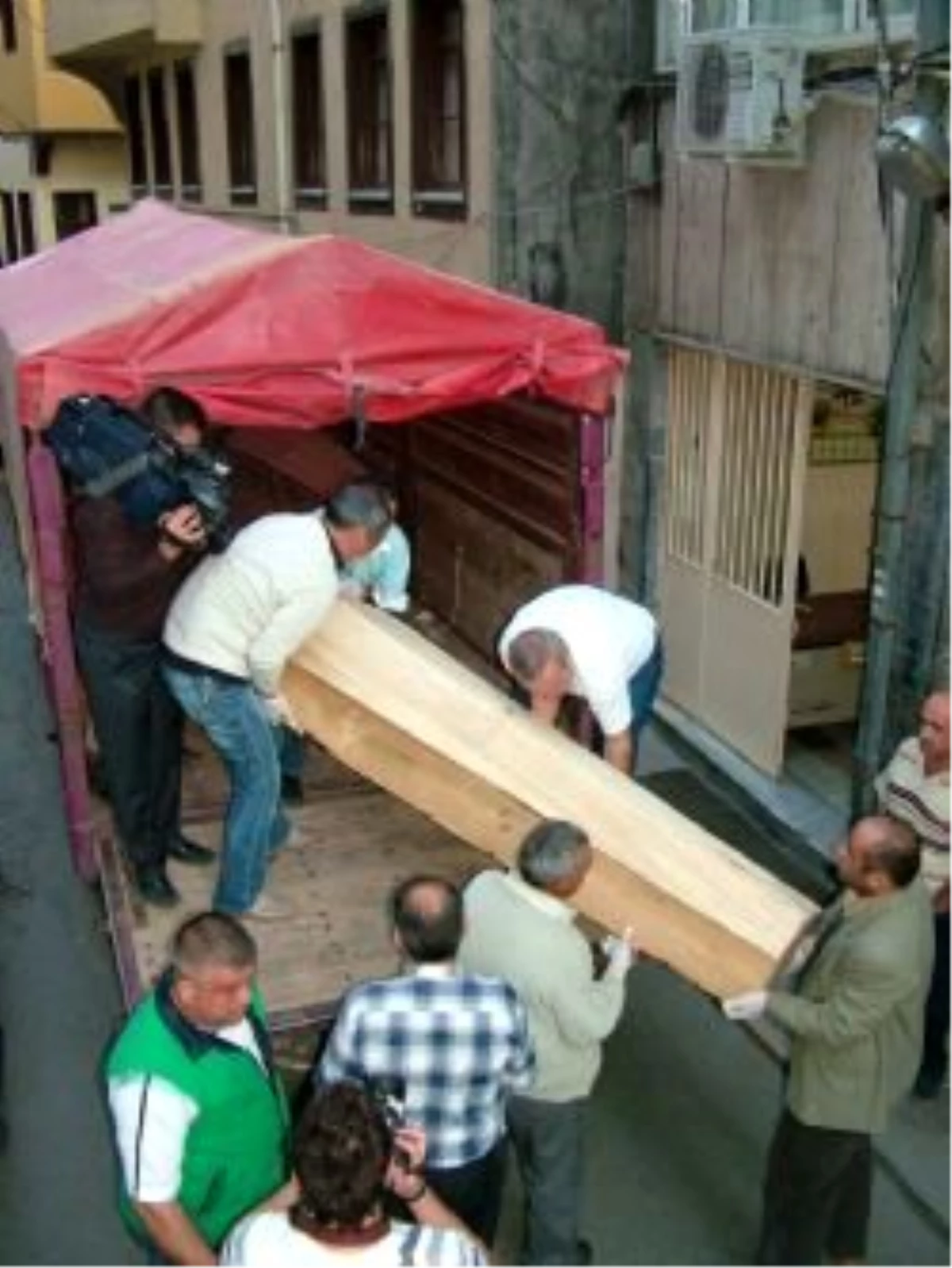 Afyonkarahisar\'da Öldürülen 8 Kişinin Cenazeleri, Bursa Adli Tıp Kurumu\'ndan Alındı
