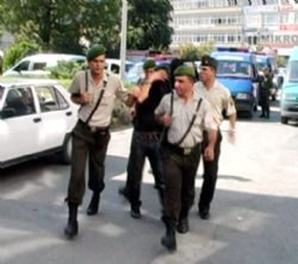 Çelik Kasayı Çalarak İçerisini Boşaltan 4 Hırsız Yakayı Ele Verdi