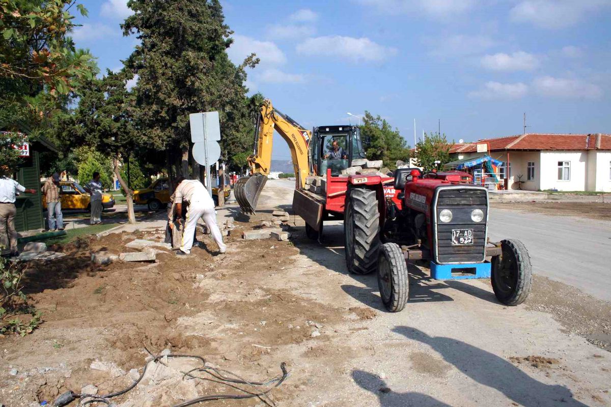 Kepez Belediyesi'nden Yollara Makyaj