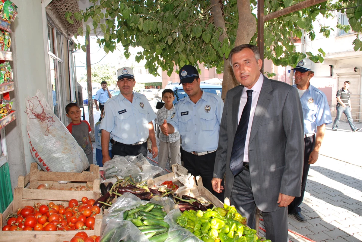 Bozova Belediye Başkanı Ramazan Öncesi Esnafı Denetledi