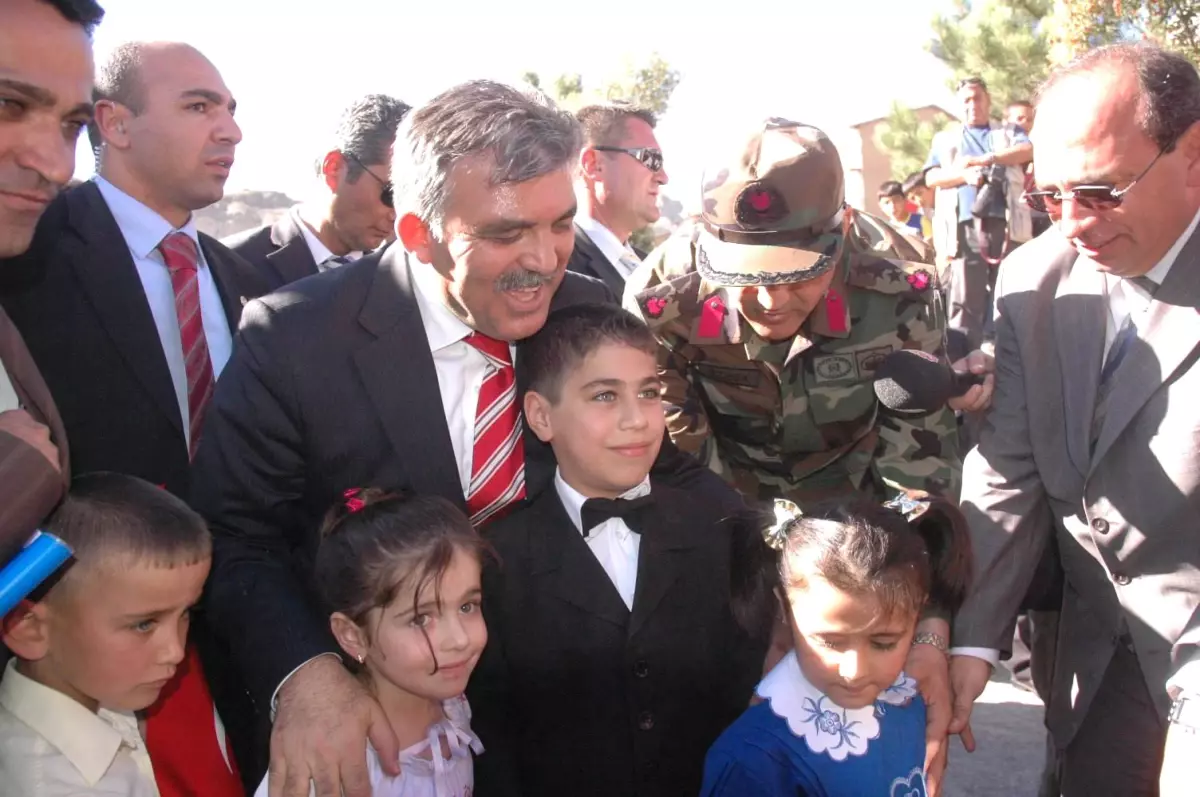 Cumhurbaşkanı Abdullah Gül Hakkari\'de