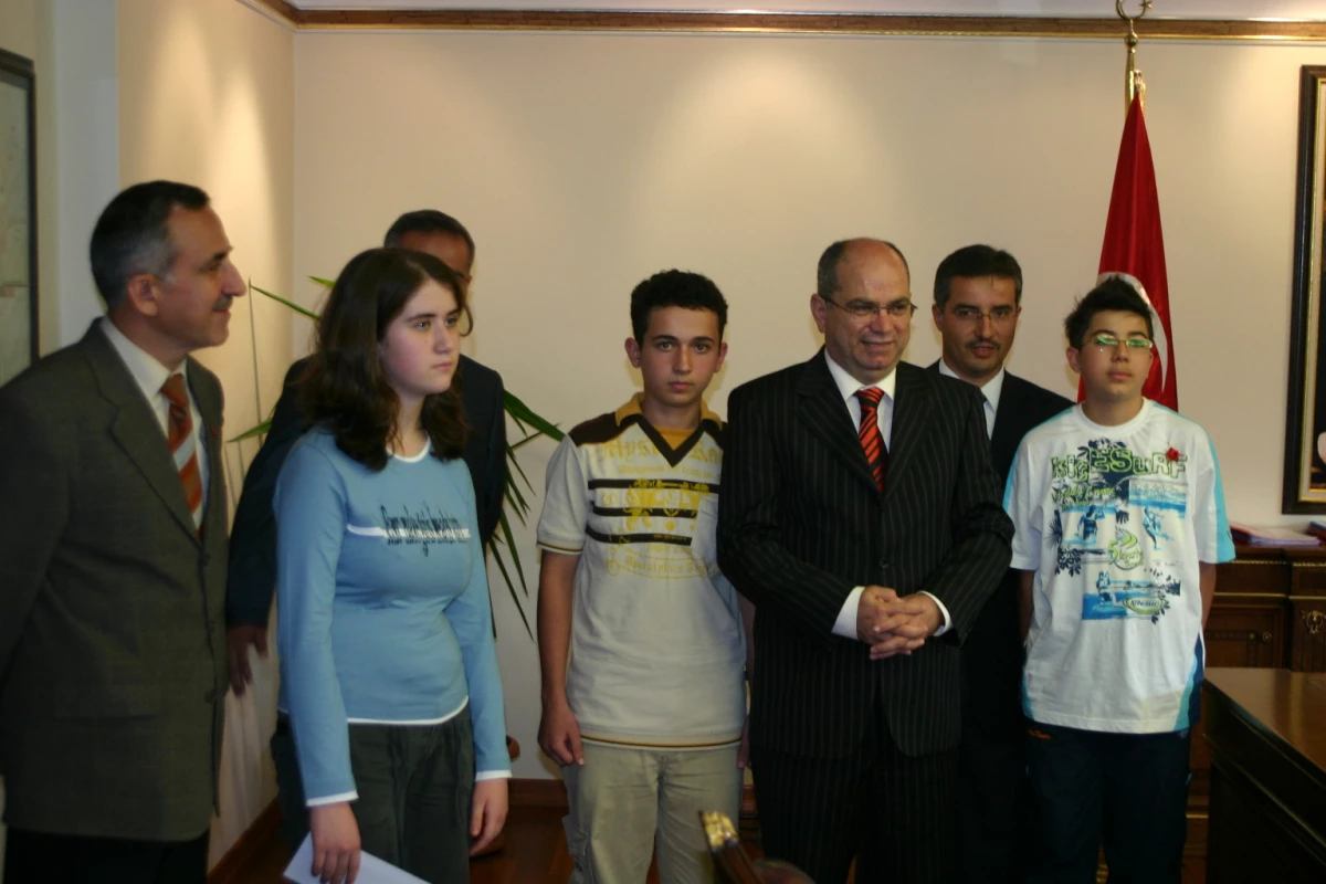 Özel Safran İlköğretim Okulu Öğrencileri Ödüllendirildi