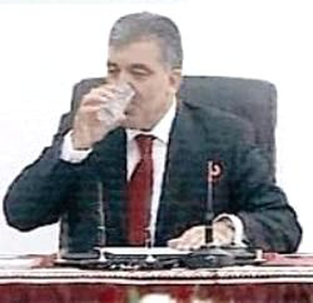 Orucu Unutup Su İçti Uyarmayanlara Kızdı