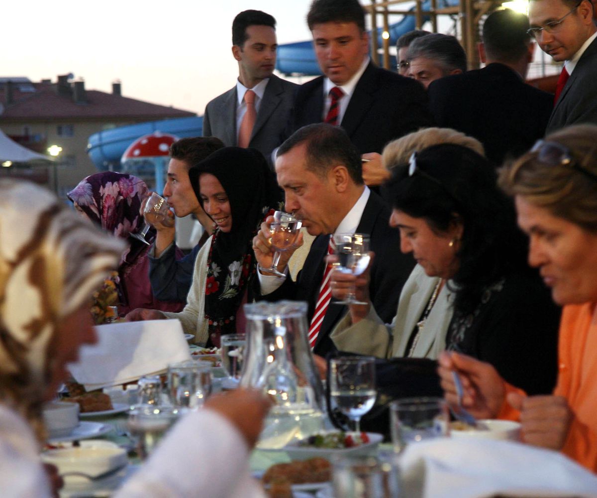 Başbakan Erdoğan, Şehit Aileleriyle İftar Yaptı