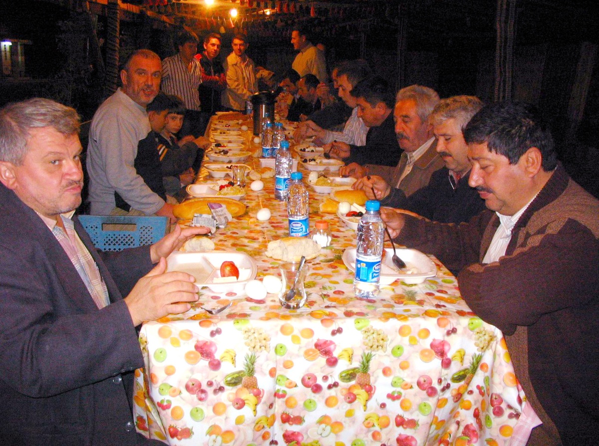 Sahurda Çorba İkram Edilince, Namaza Gelen Cemaatin Sayısı Arttı