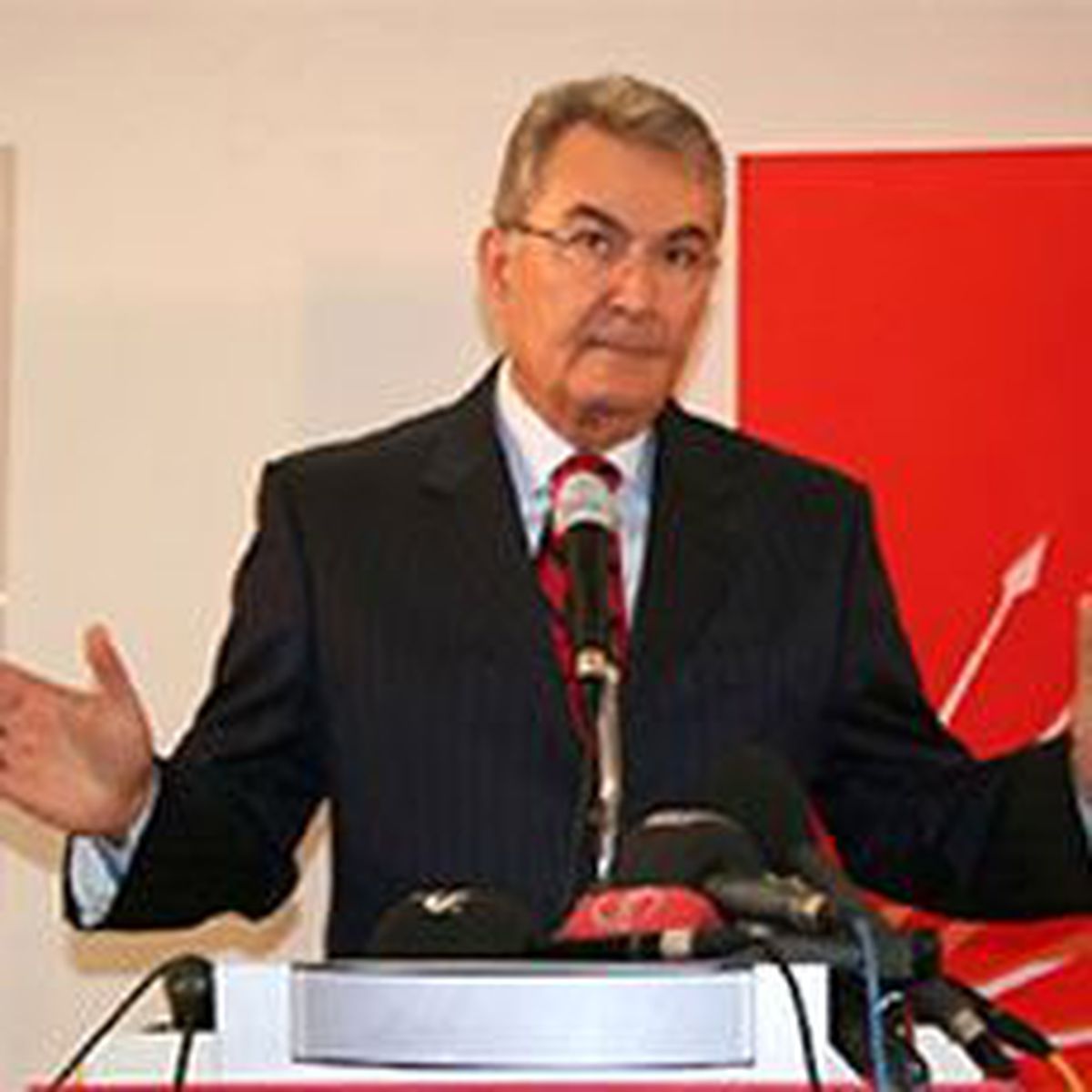 'Atatürk'ü Tasfiye Anayasası'