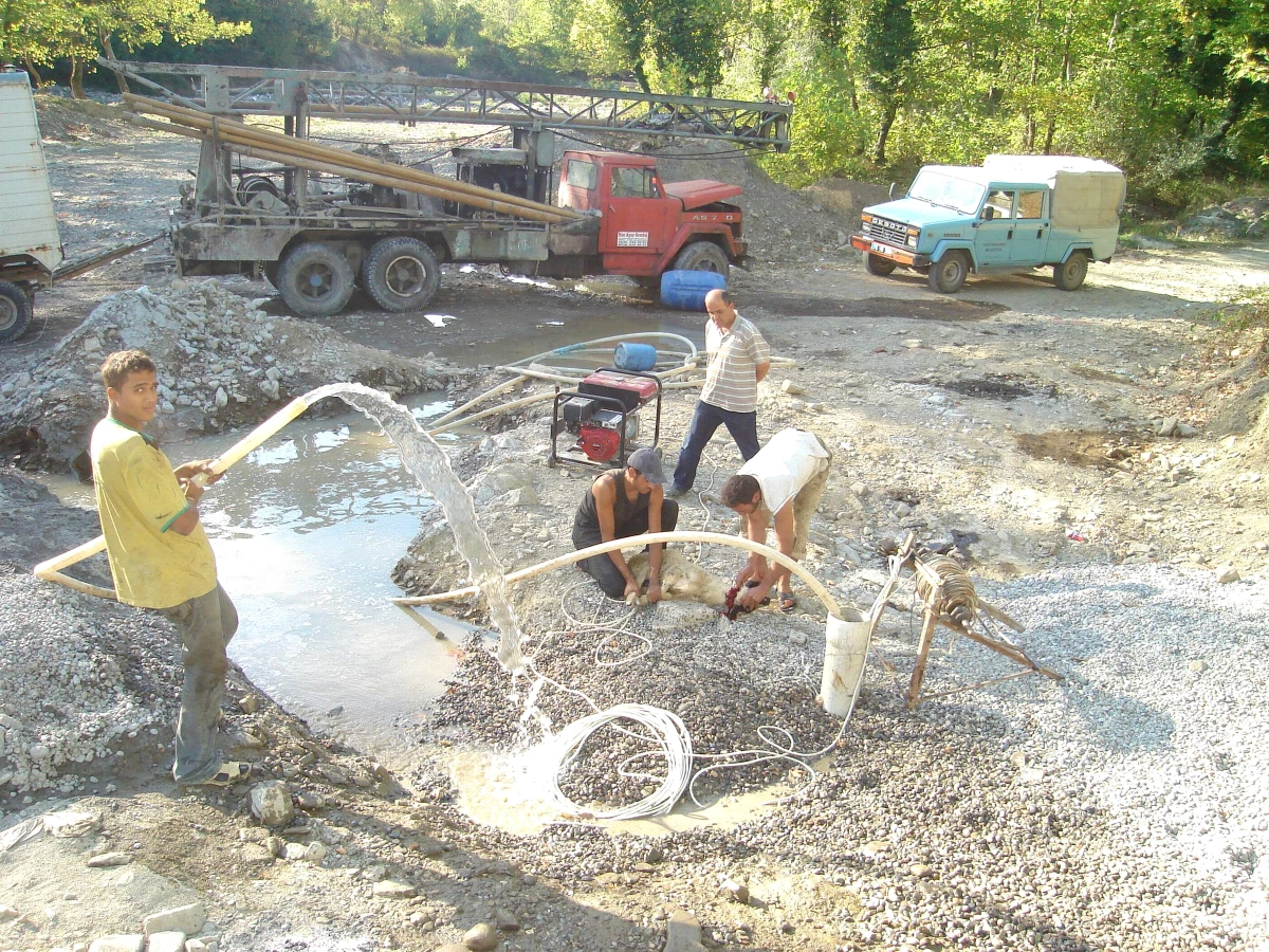 Yortanpazarı Belediyesi Suyu Buldu