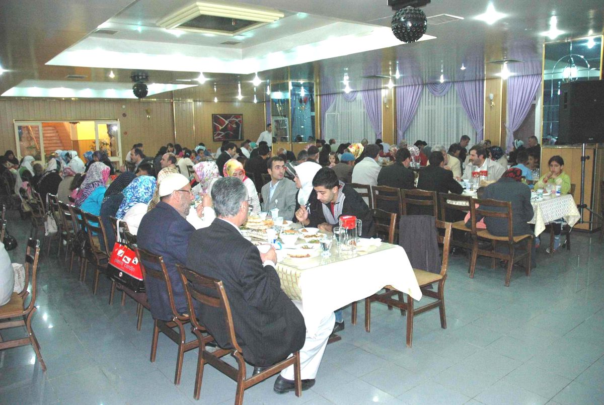 Deniz Fenerinden İftar Yemeği