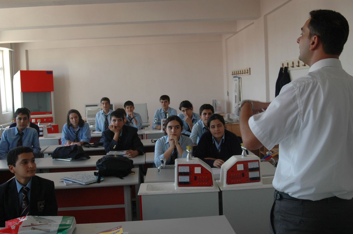 Öğrencilerden Avrupai Sisteme Tepki