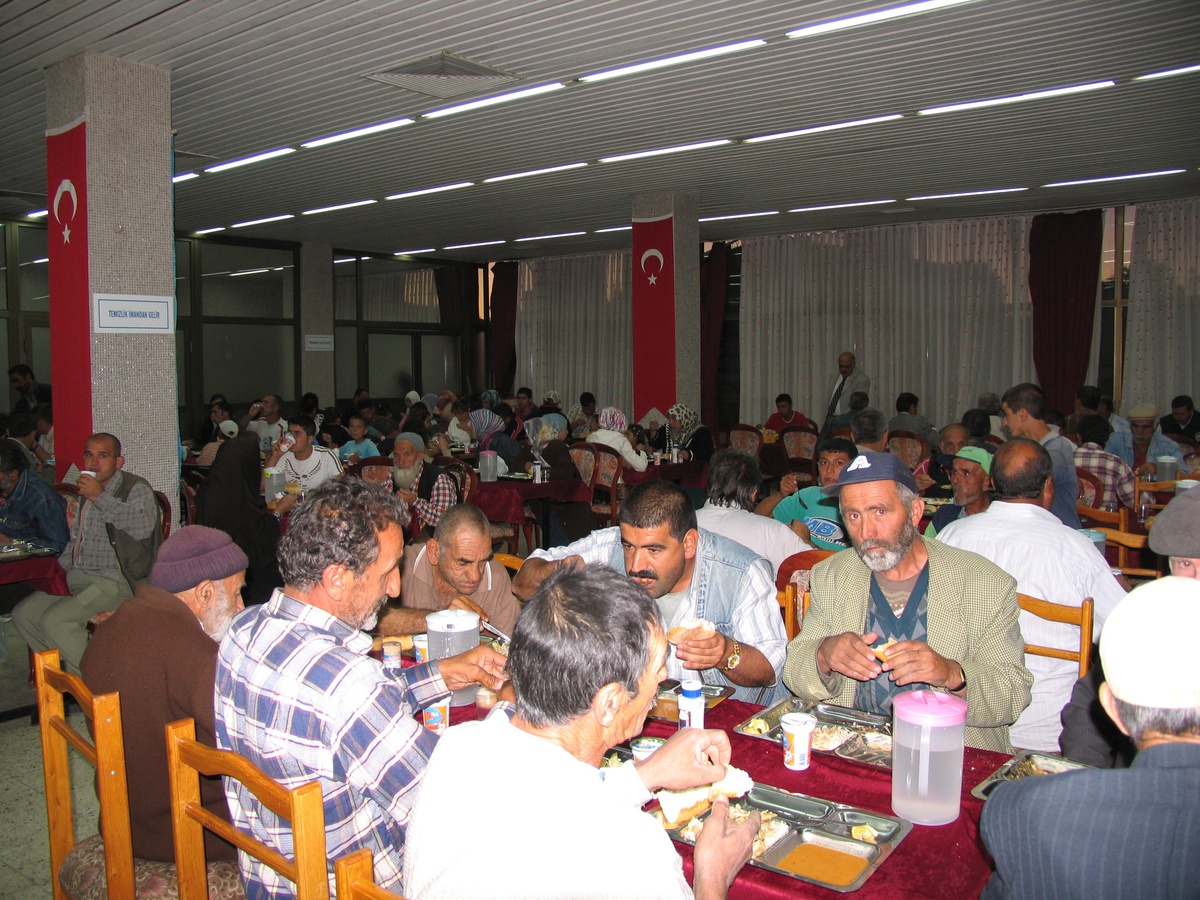 Erzincan Belediyesinden Her Gün 700 Kişiye İftar Yemeği