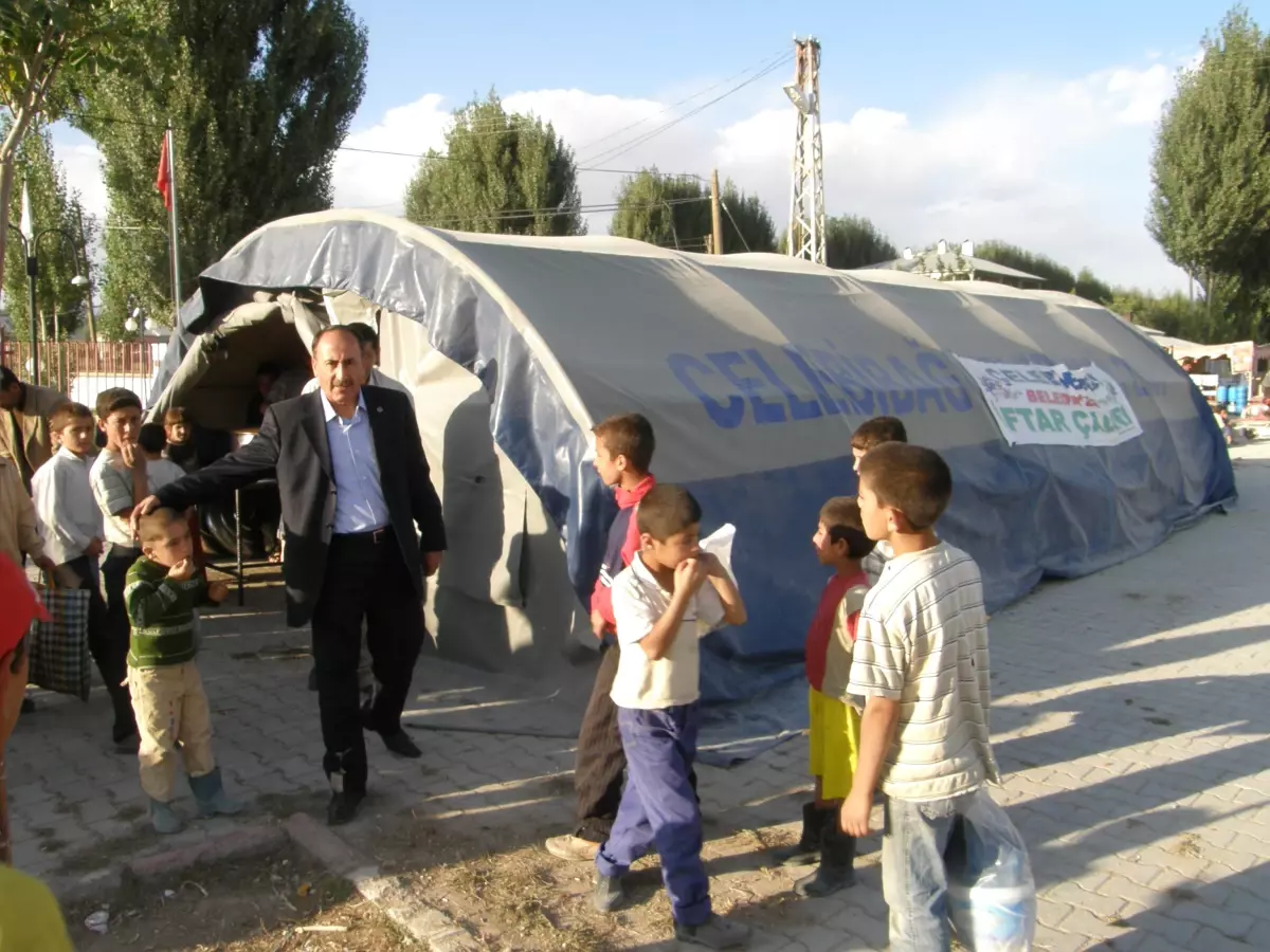 Başkan Türkmenoğlu İftar Çadırını Ziyaret Etti