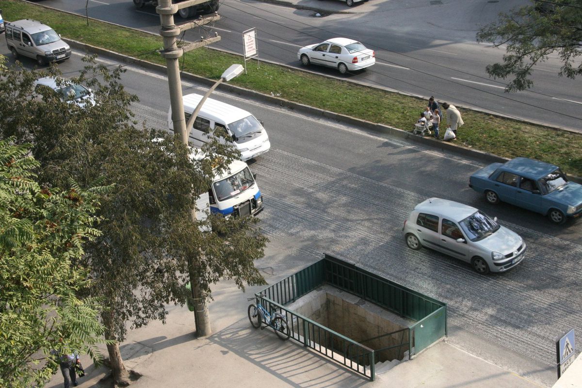 Alt Geçitler Çile Dolu