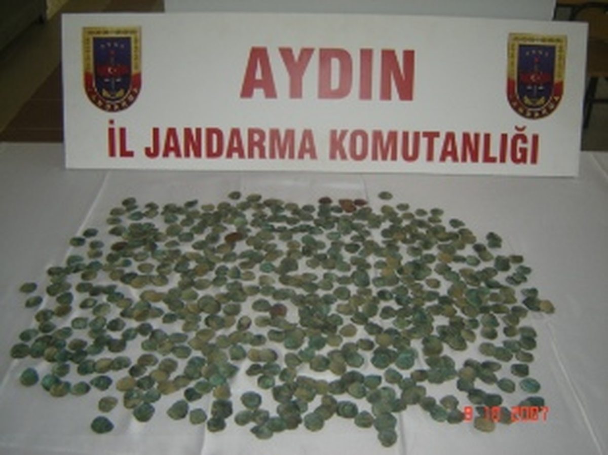 Jandarma Tarihi Eser Kaçakçılarını Göz Açtırmıyor