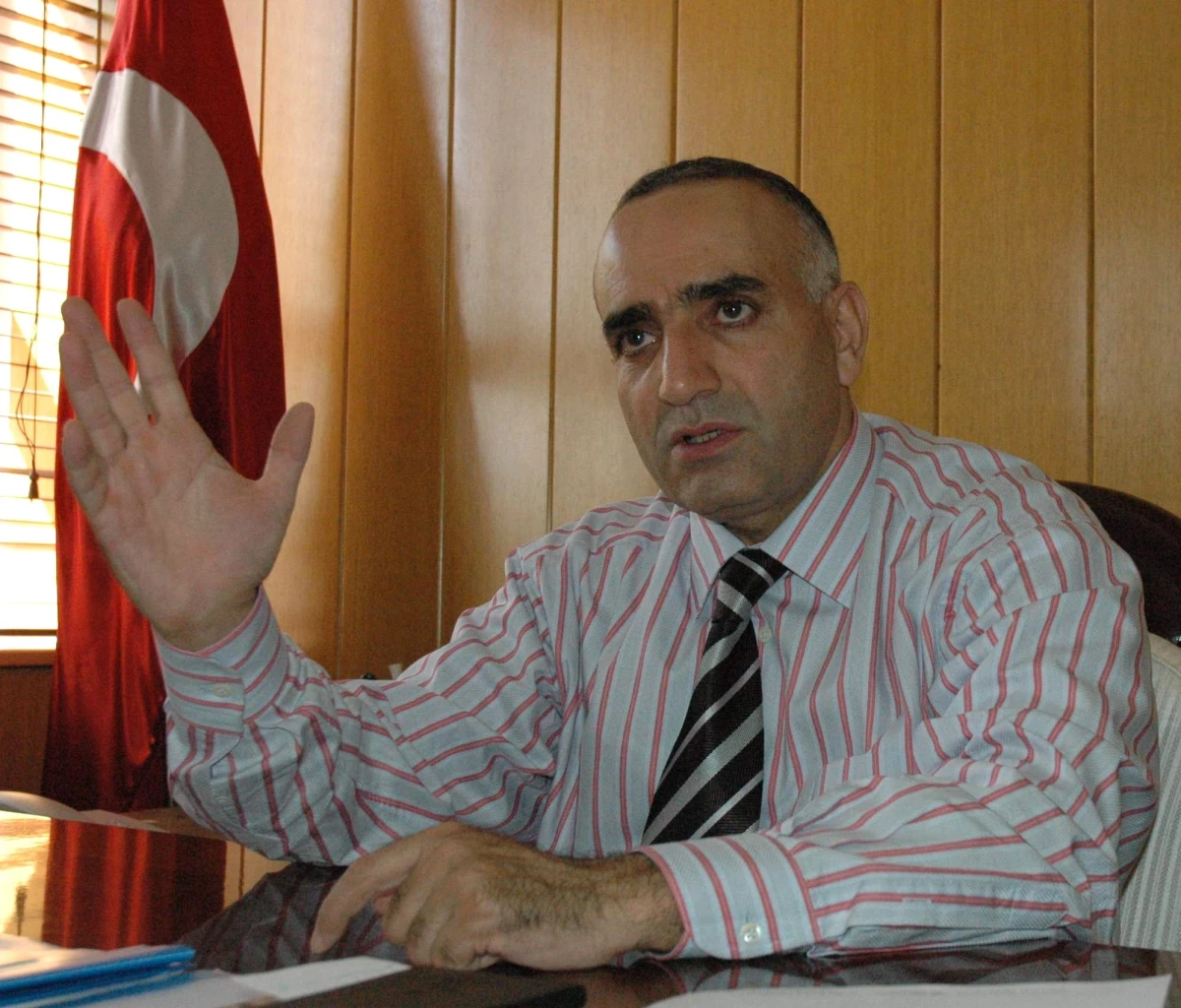 Bitlis\'te Kaldırım İşgaline Çözüm Aranıyor