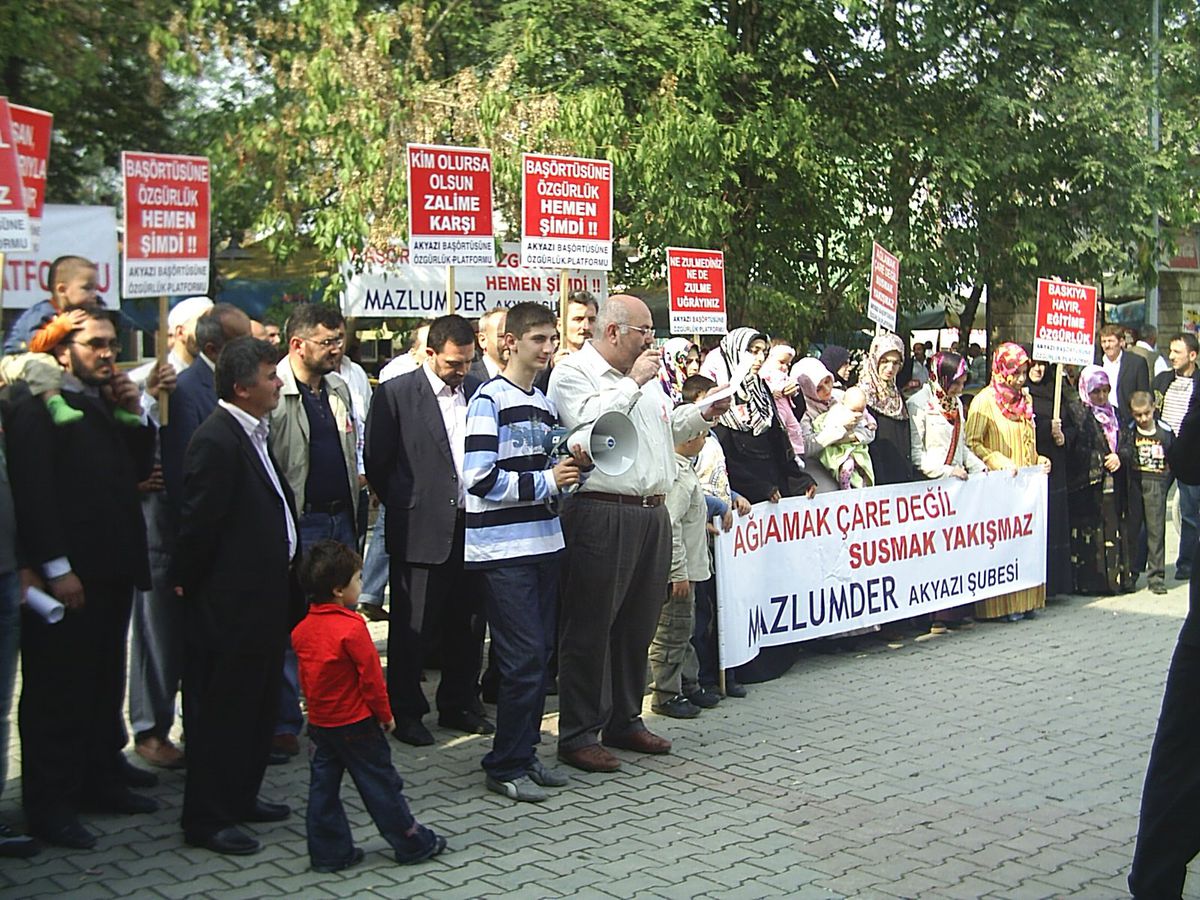 Akyazı'da 36. Başörtüsü Eylemi
