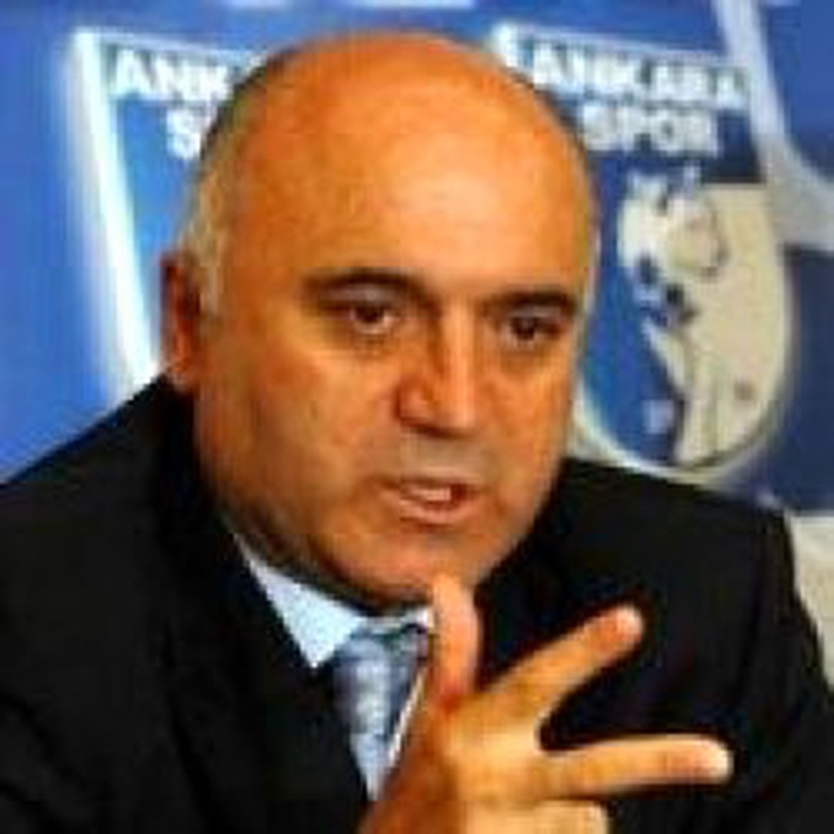 Hikmet Karaman Ankaraspor\'a İmzayı Attı