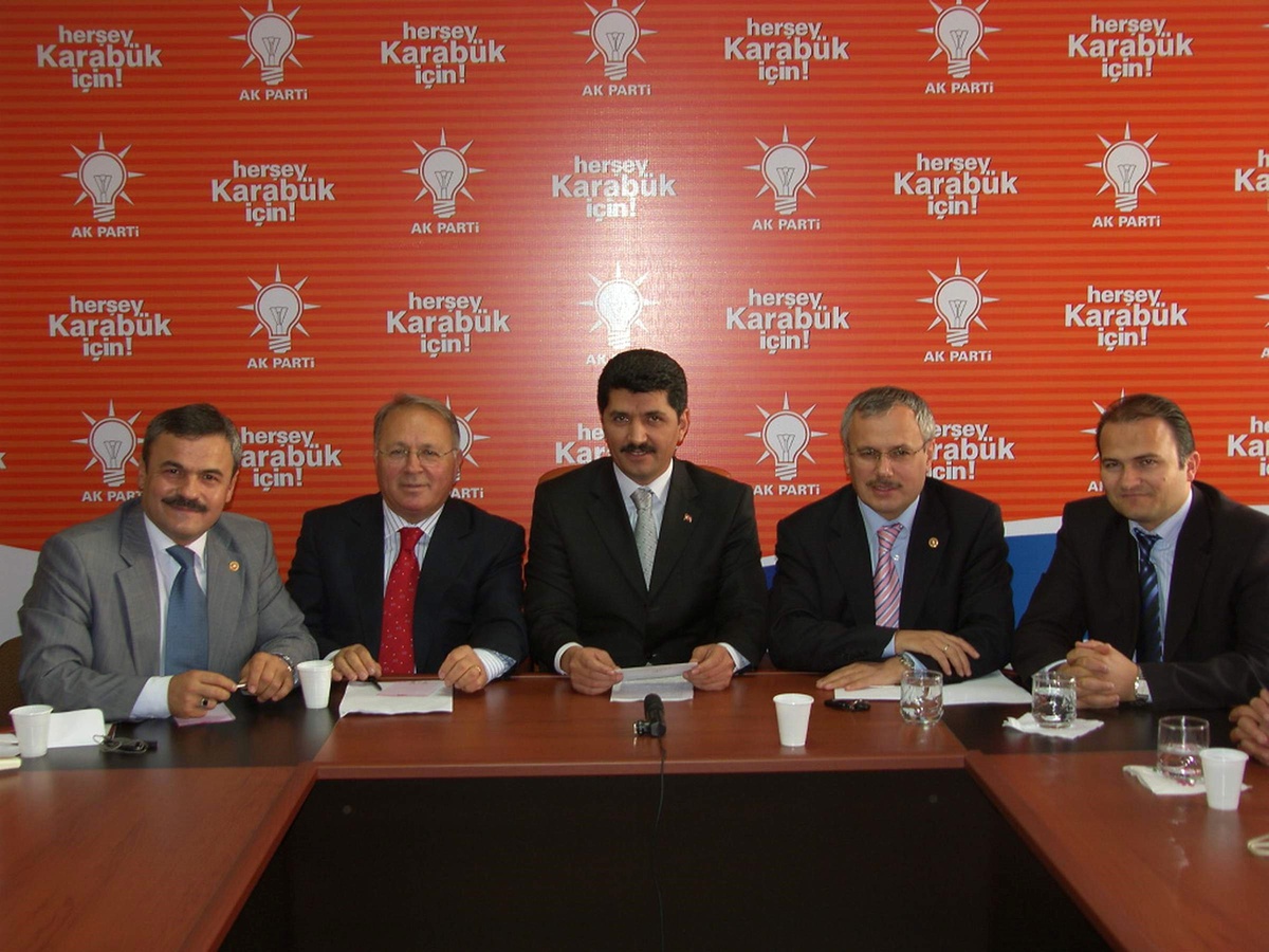 Karabük Milletvekilleri Halkı 'Evet' Oyu Vermeye Çağırdılar