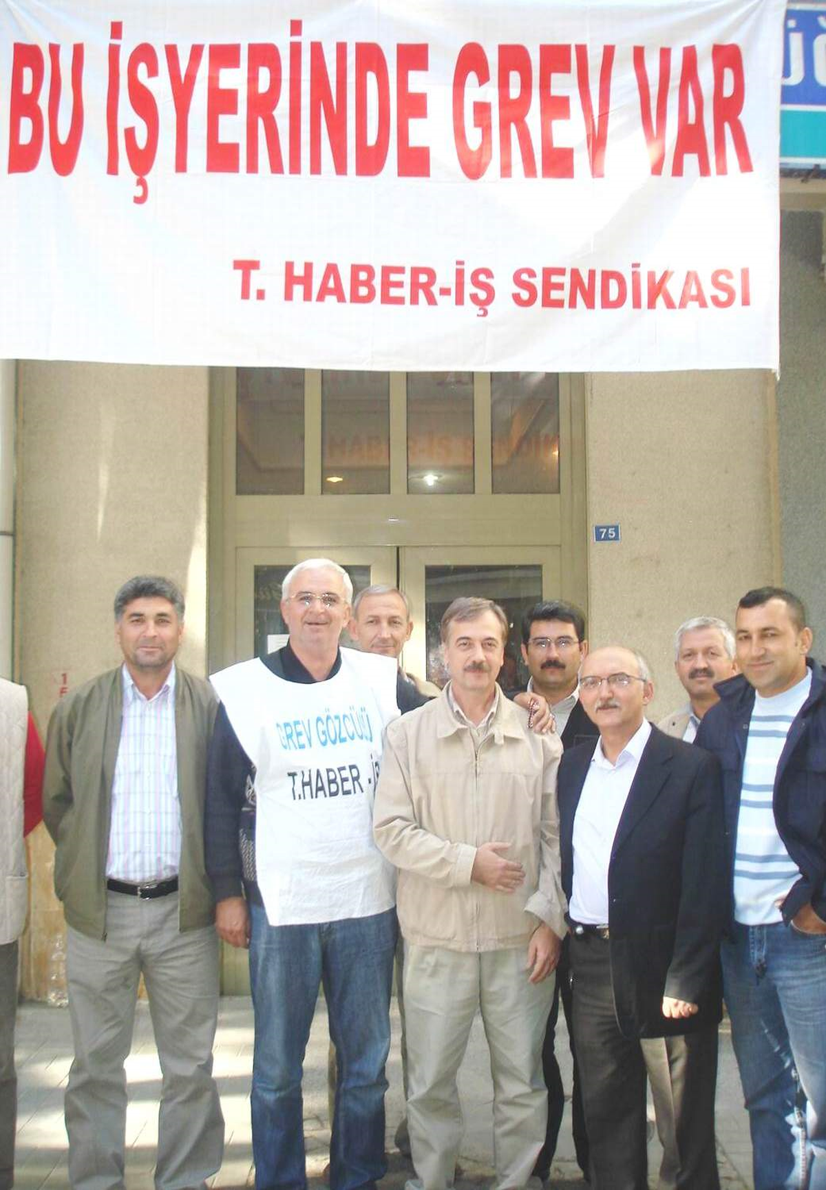 Salihli'de, MHP'den Telekom Grevine Destek