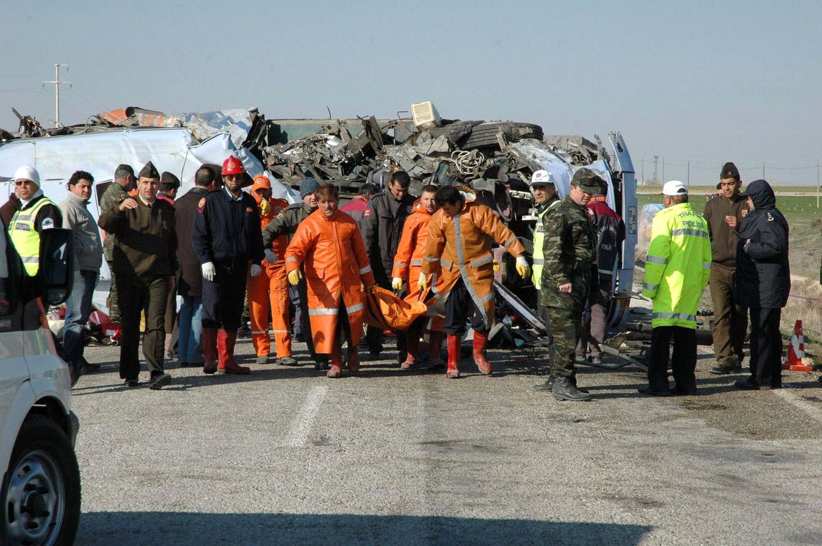 Aksaray Turizmine Trafik Kazası Engeli