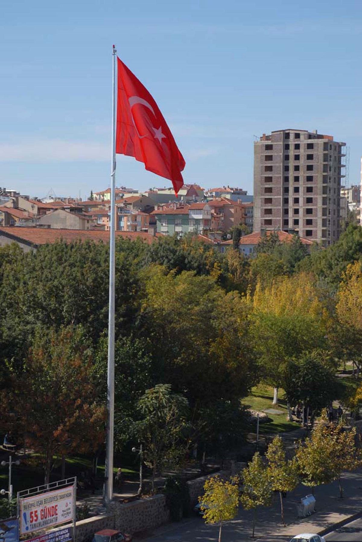 Dörtyola Dev Türk Bayrağı