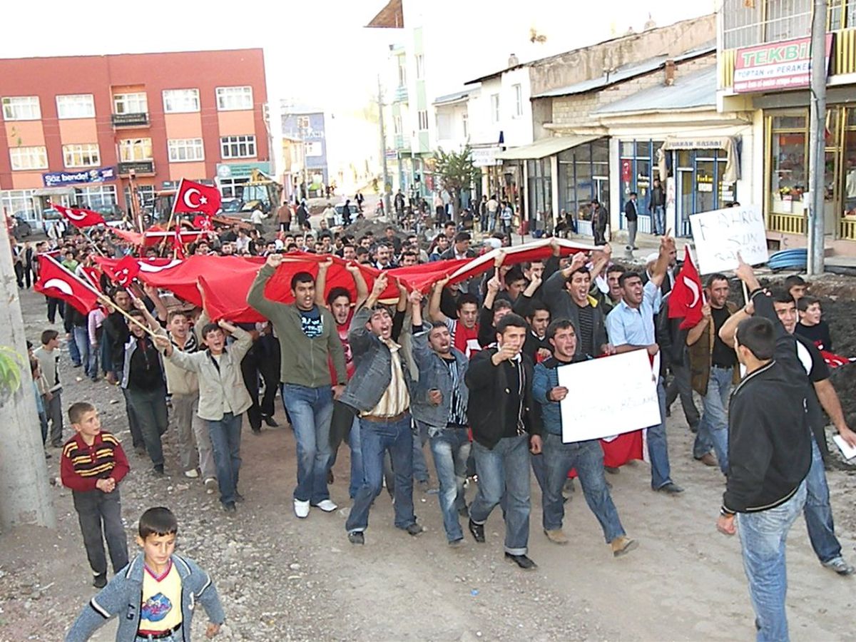 Narman ve Pasinler'de Teröre Lanet Yürüyüşü Düzenlendi