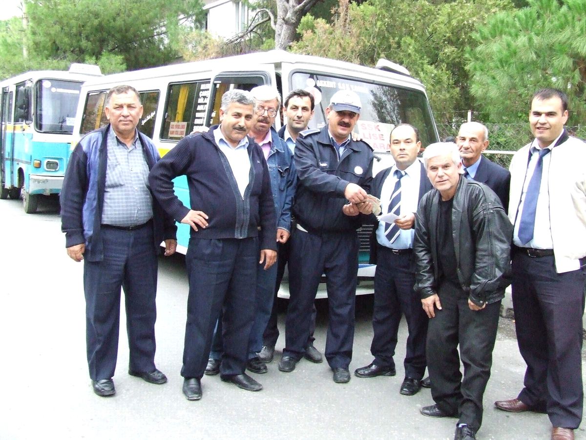 Akhisarlı Minibüsçülerden Anlamlı Bağış