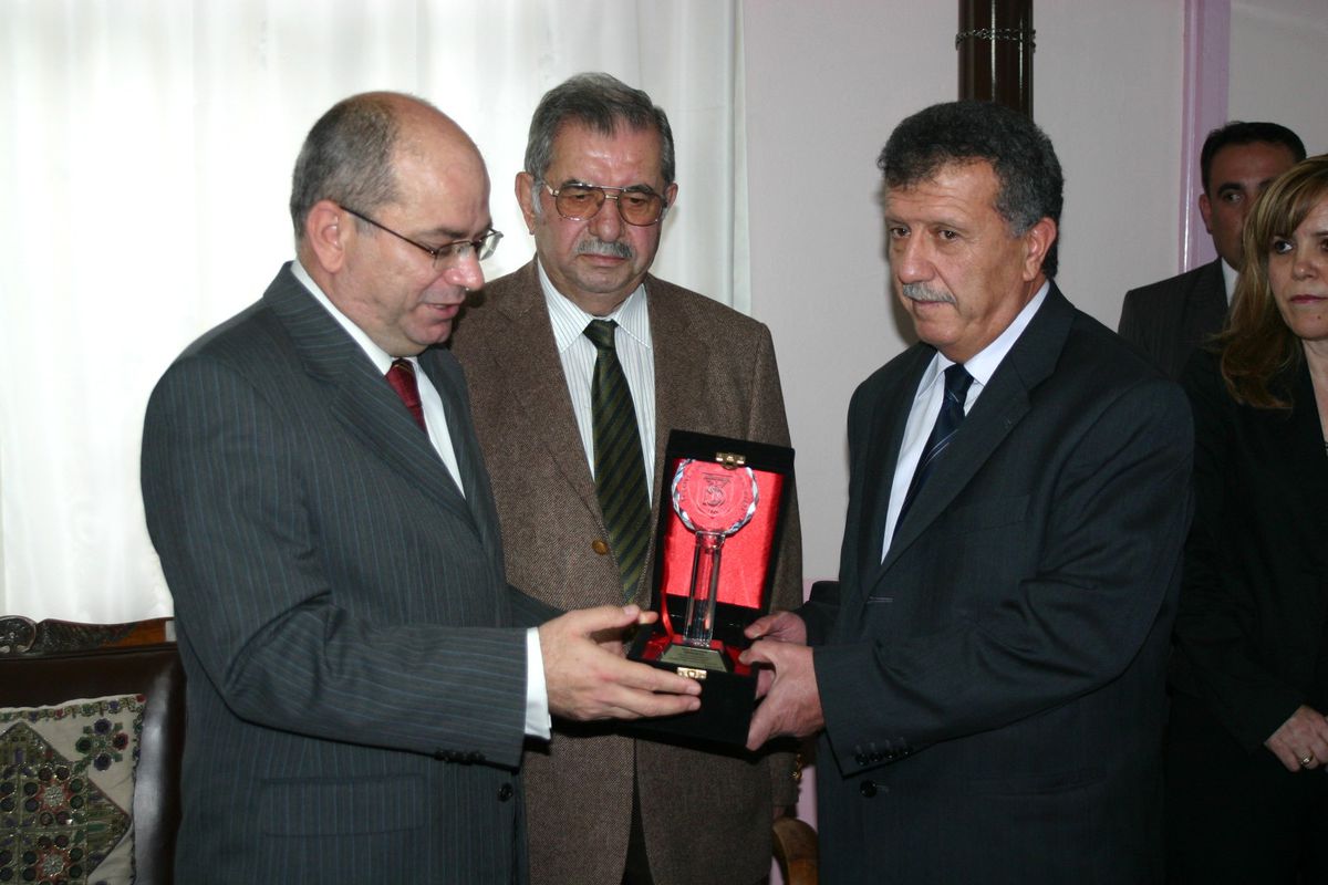 Tysd Karabük Şubesi Tarafından,yardım Sevenlere Plaket Verildi