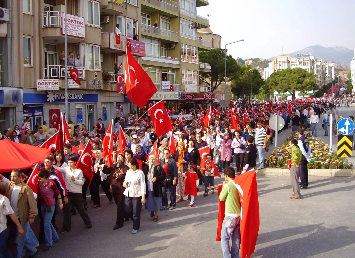 Aydın\'da PKK\'ya Tepki Yürüyüşü