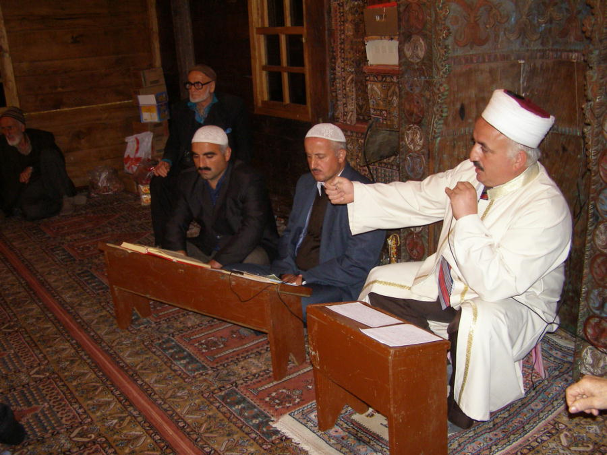 Camide Şehitlere Dua, Teröre Lanet