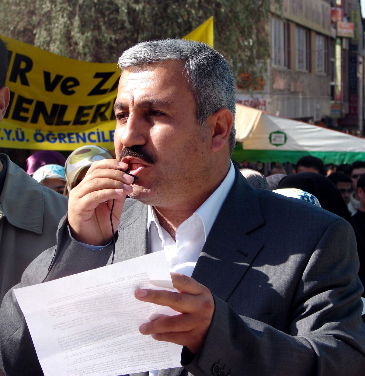 Van'da 'Başörtüsüne Özgürlük' Eyleminde Teröre Tepki
