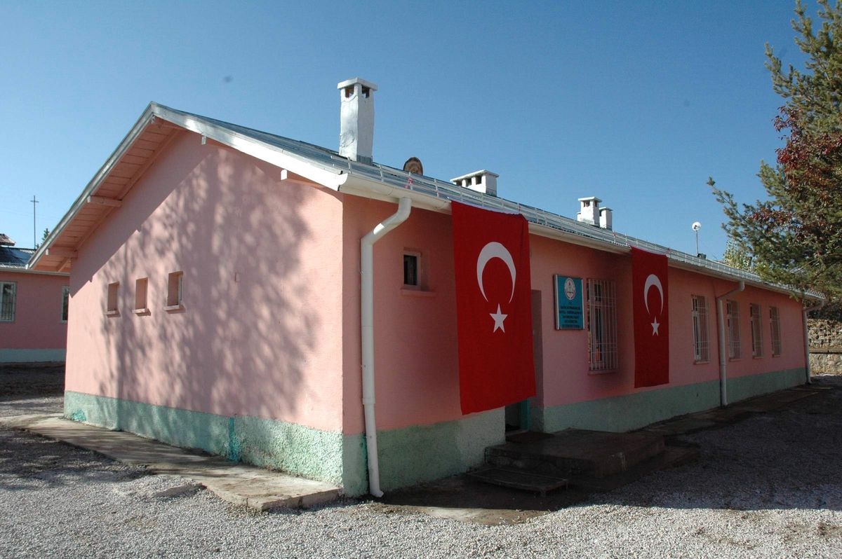 Hafikli Ortaöğretim Okullarında Okuyan Kız Öğrencileri Yurt Binasına Kavuştu