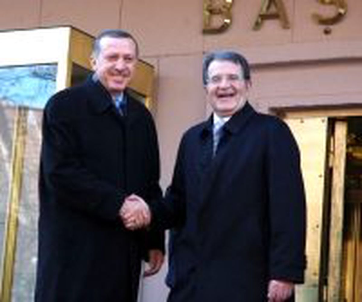 Erdoğan ve Prodi\'ye \'Yılın Devlet Adamı\' Ödülü
