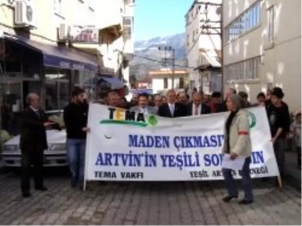 Artvin\'de Madene Hayır Mitingi