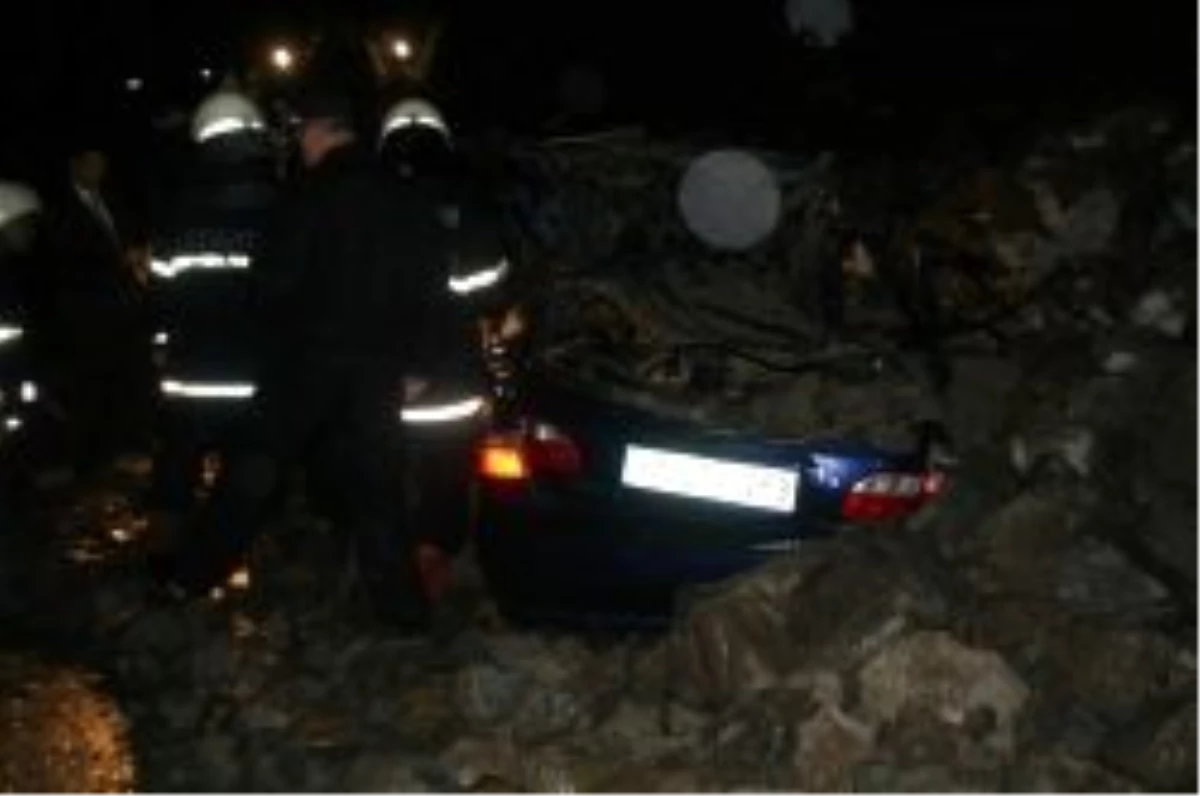 Trabzon\'da Duvar Çöktü: Biri Ağır 2 Yaralı
